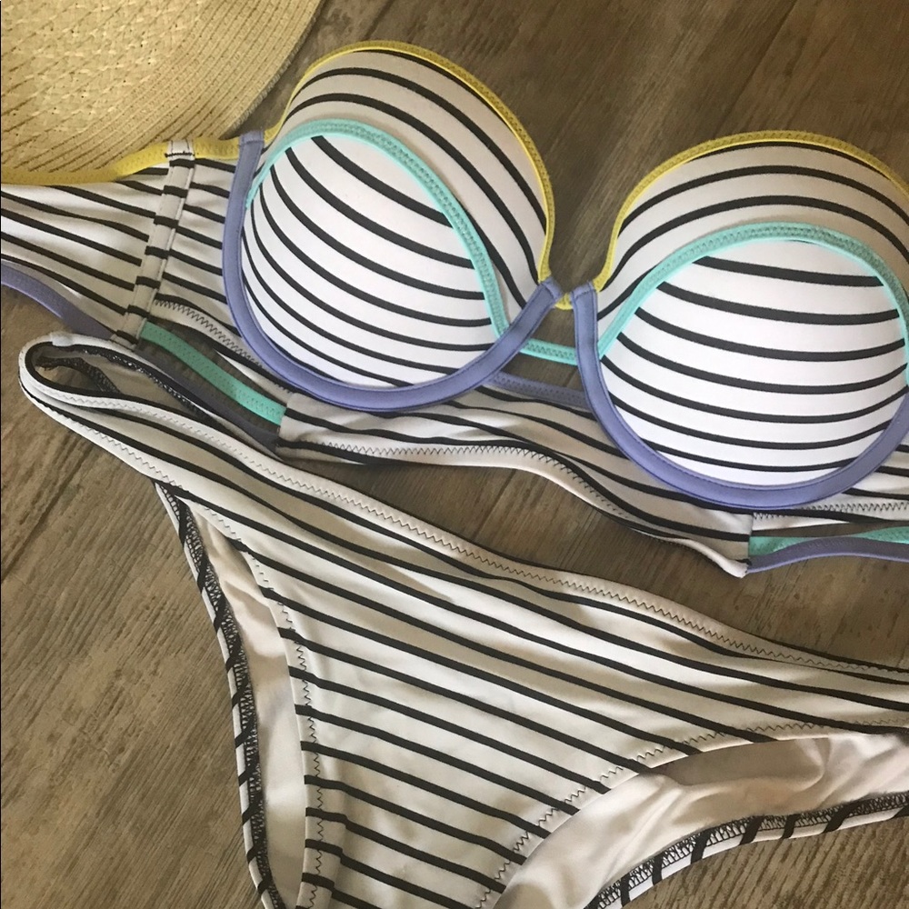 Victoria’s Secret bikini top n bottom